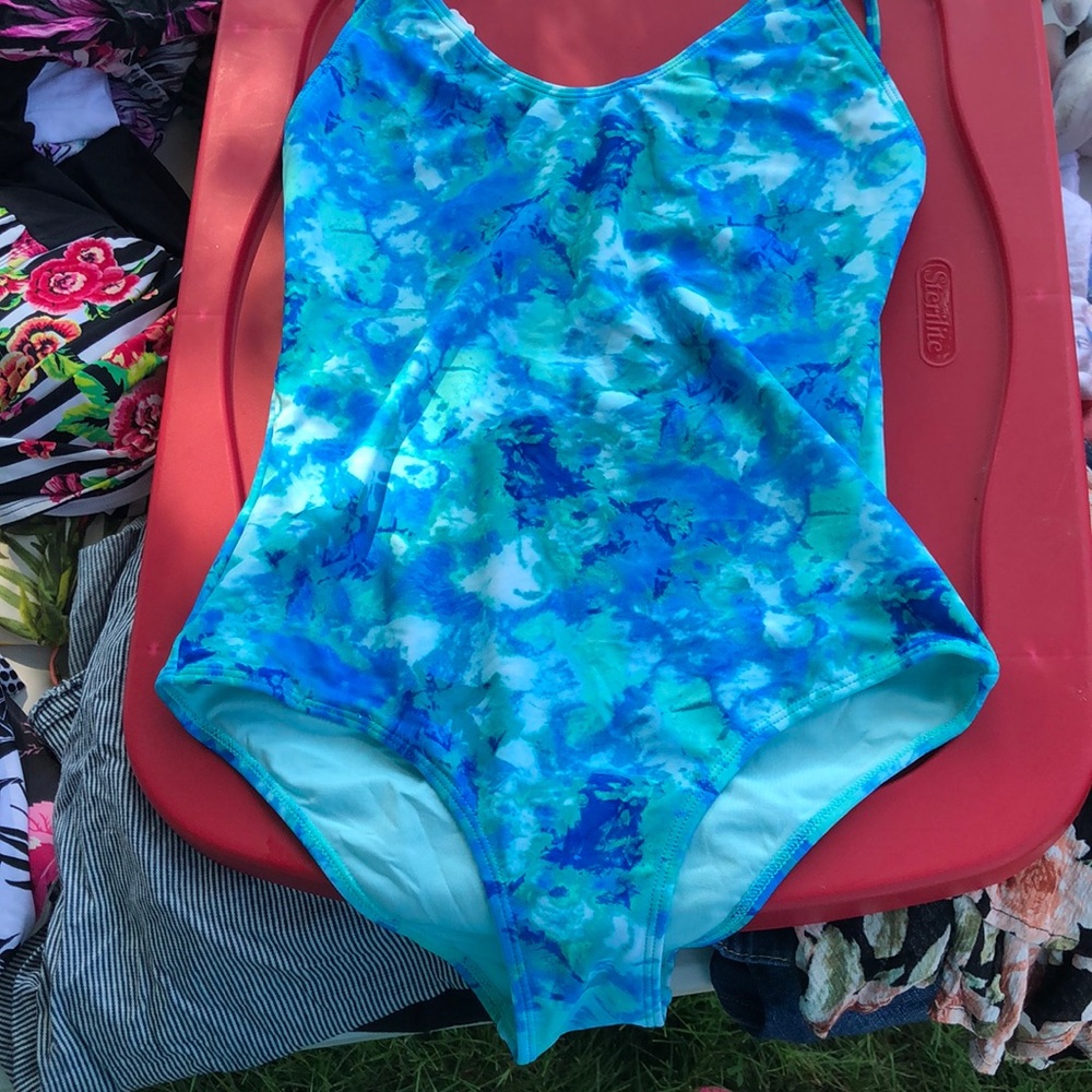 Forever 21 women’s one piece swimsuit